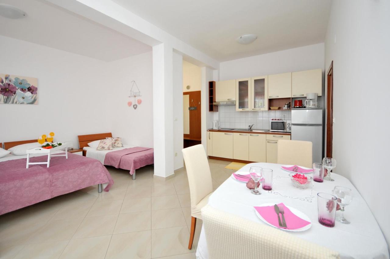 Apartments Roza Trogir Exterior photo